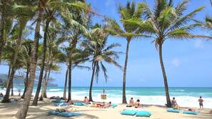 Gần bãi biển, khăn tắm biển