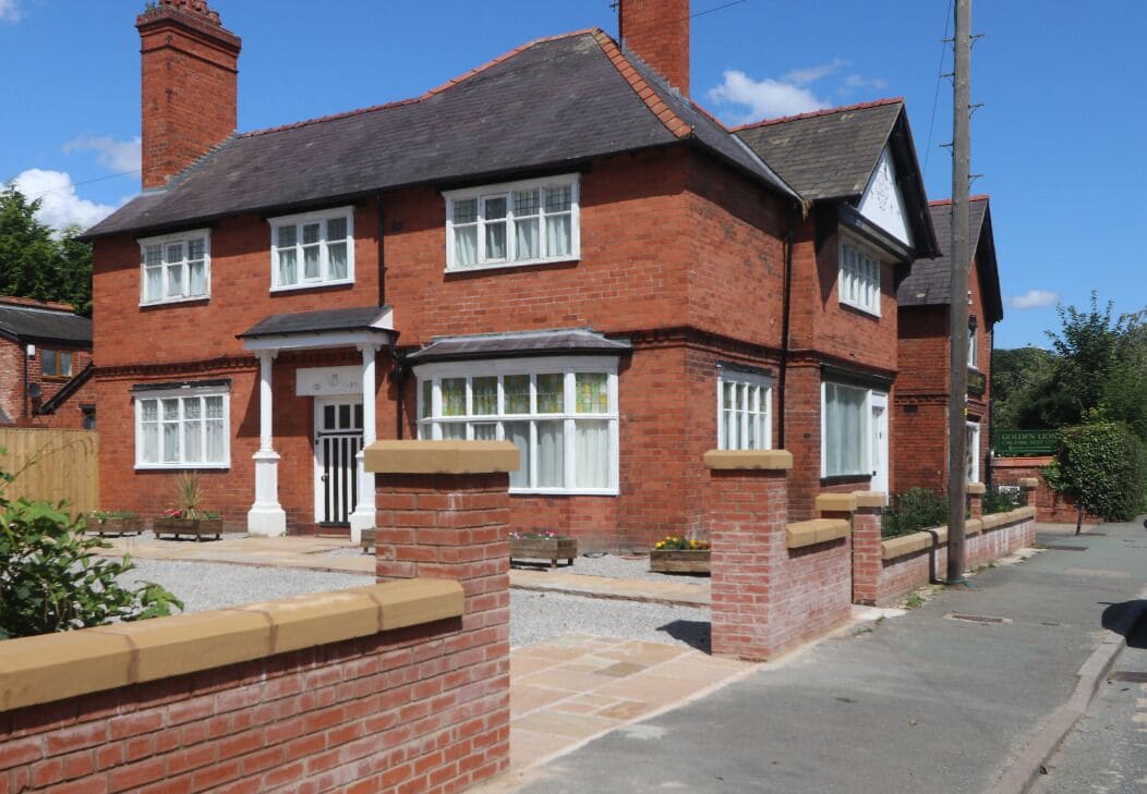 Rossett Court is a 5 Bedroomed House in Wrexham, United Kingdom