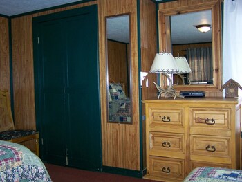 Piney Woods Lake Front Log Cabin Reviews Photos Rates