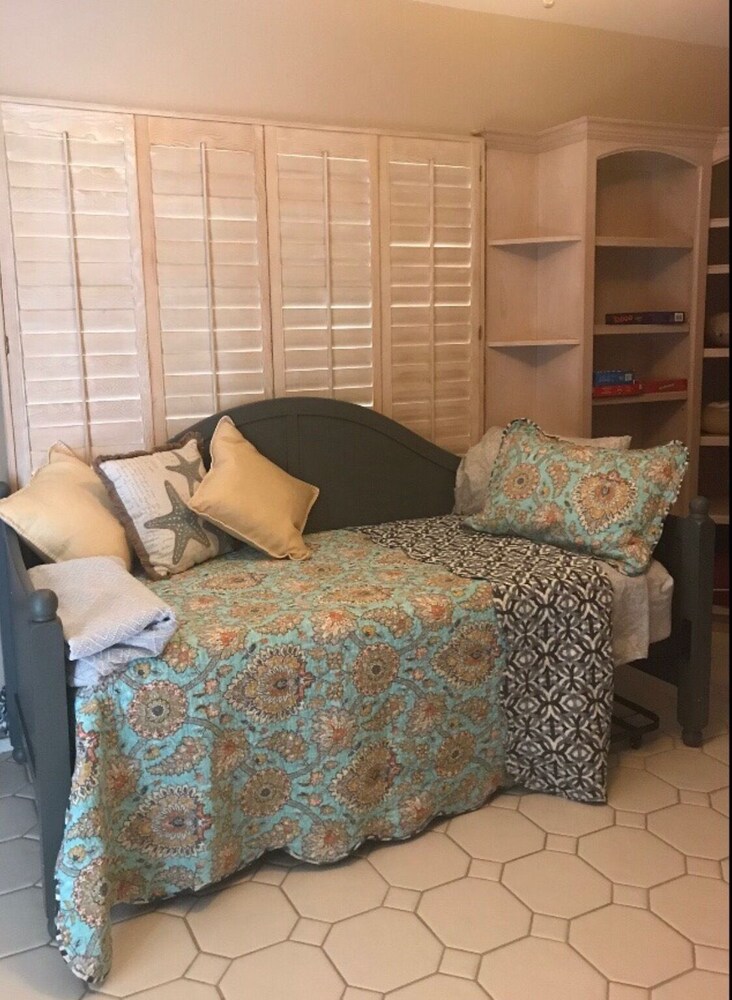 🌴. Private PoolPet FriendlyGolf Cart2 Restaurants on Site2 Golf