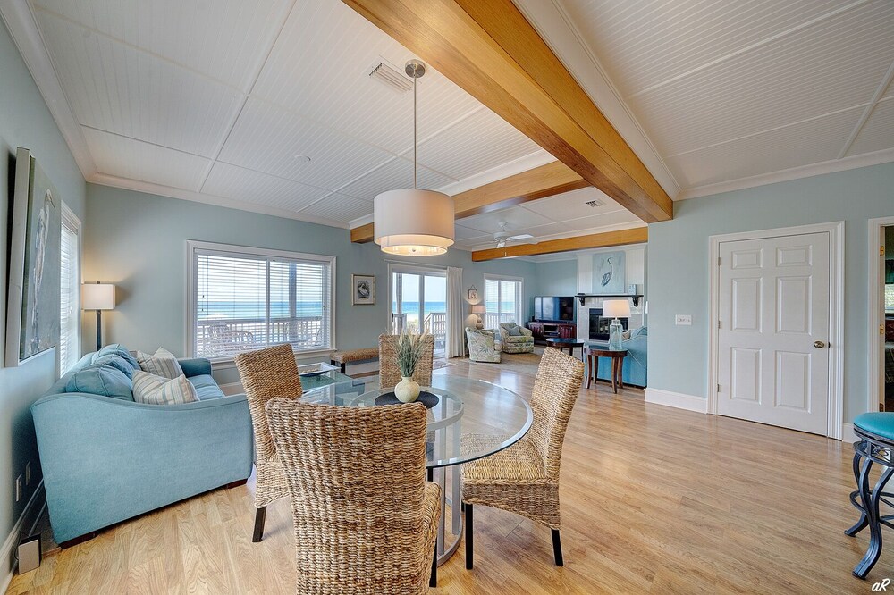 BEACHFRONT 4BR/4.5BA GORGEOUS & LUXURIOUS PRIVATE HOME****