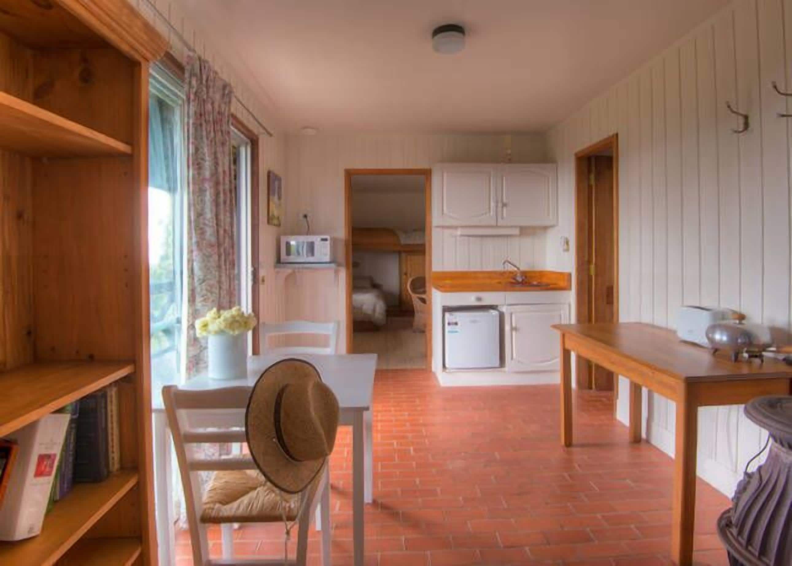 Mount Christopherson Retreat - Avalon Apartment