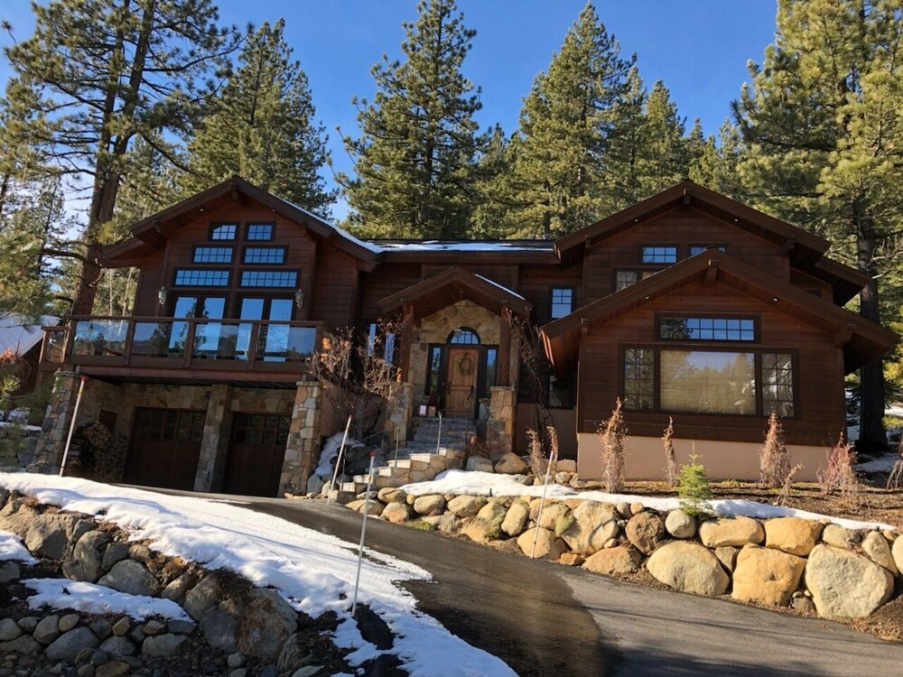 Exceptional Squaw Resort property!! Olympic Valley Vrbo
