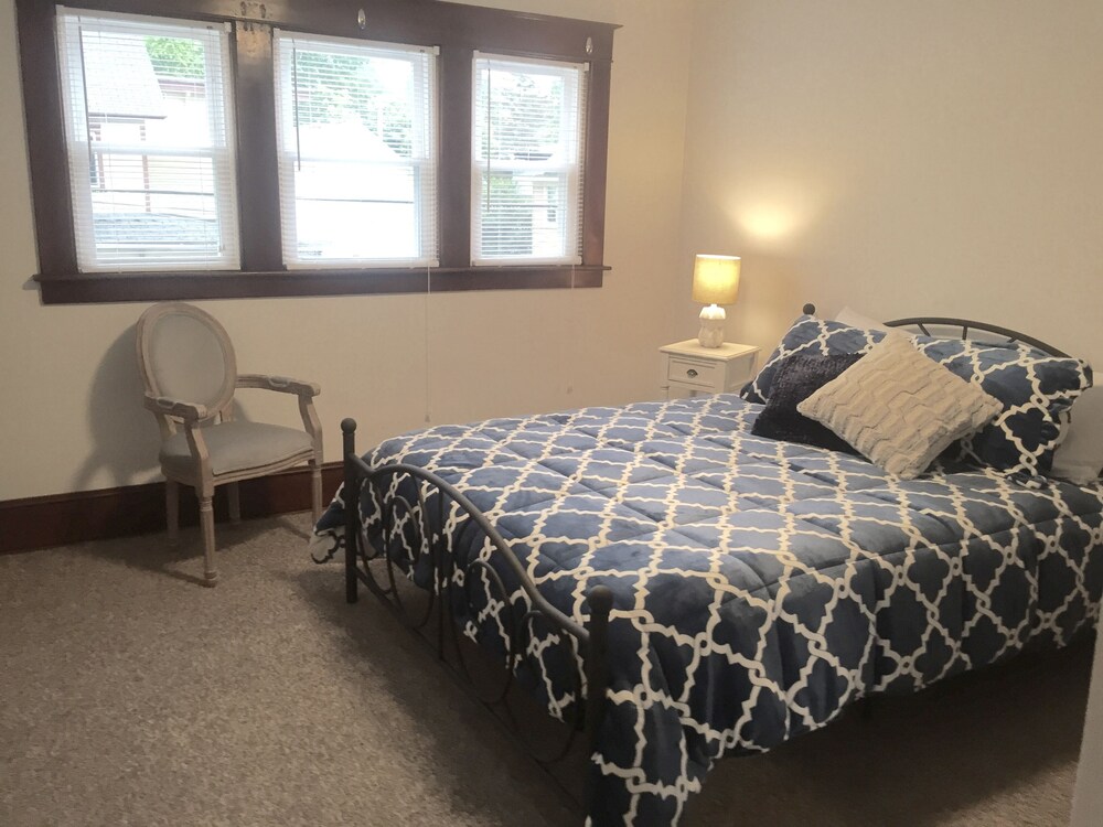 1st Class Rentals 4 Bedroom House In Oneonta Hotel Rates