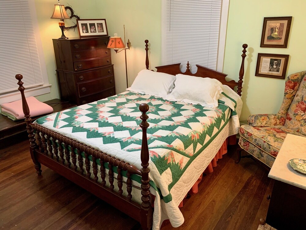 FOR EVERY REASON, EVERY SEASON....THIS LOCATION IS PERFECT!!! Lake