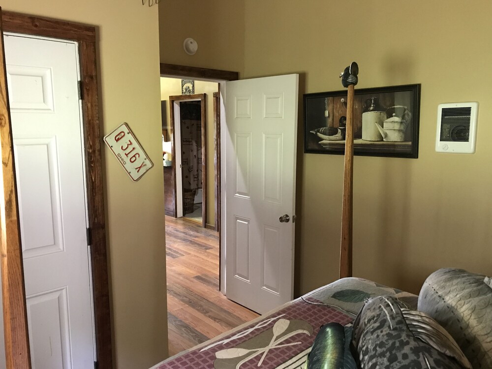 Barndominium that is Pet friendly, near wineries & Woodbury Wildlife