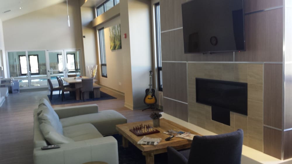 Winter Park 2 bdrm, Beautifully Updated, Walk2town, Summer Getaway!