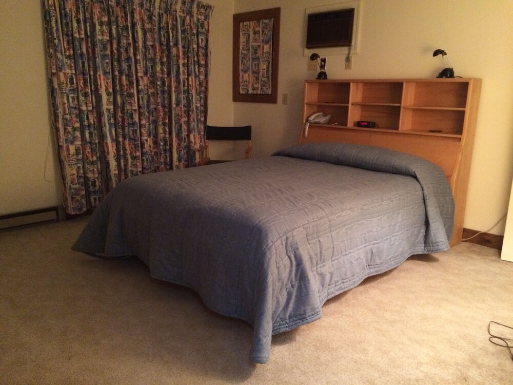 2 Bedroom Condo in Quechee, VT a Four Season Community! Hartford