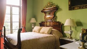 1 bedroom, blackout drapes, free WiFi, bed sheets