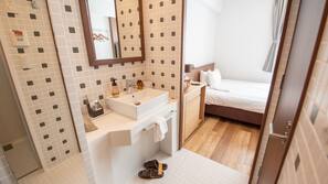 In-room safe, iron/ironing board, free WiFi, linens