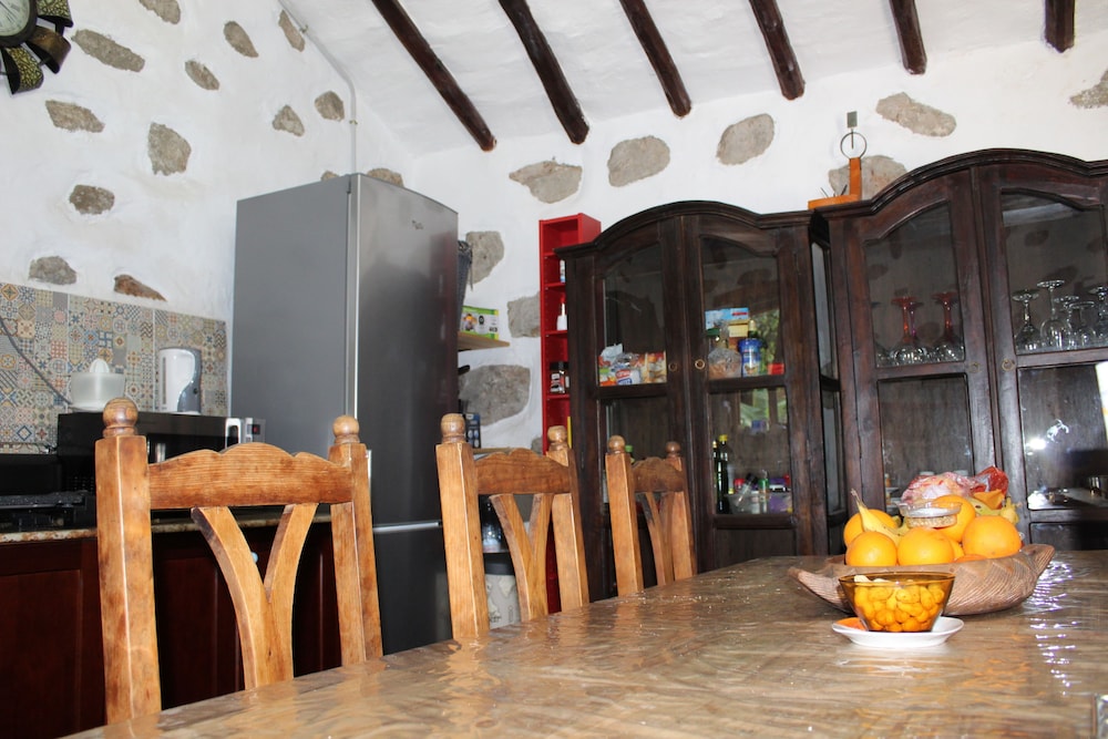 Photo - La Piedra Viva Agüimes , Siete hermanos