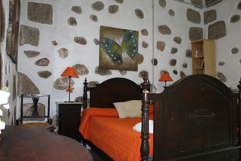 Photo - La Piedra Viva Agüimes , Siete hermanos