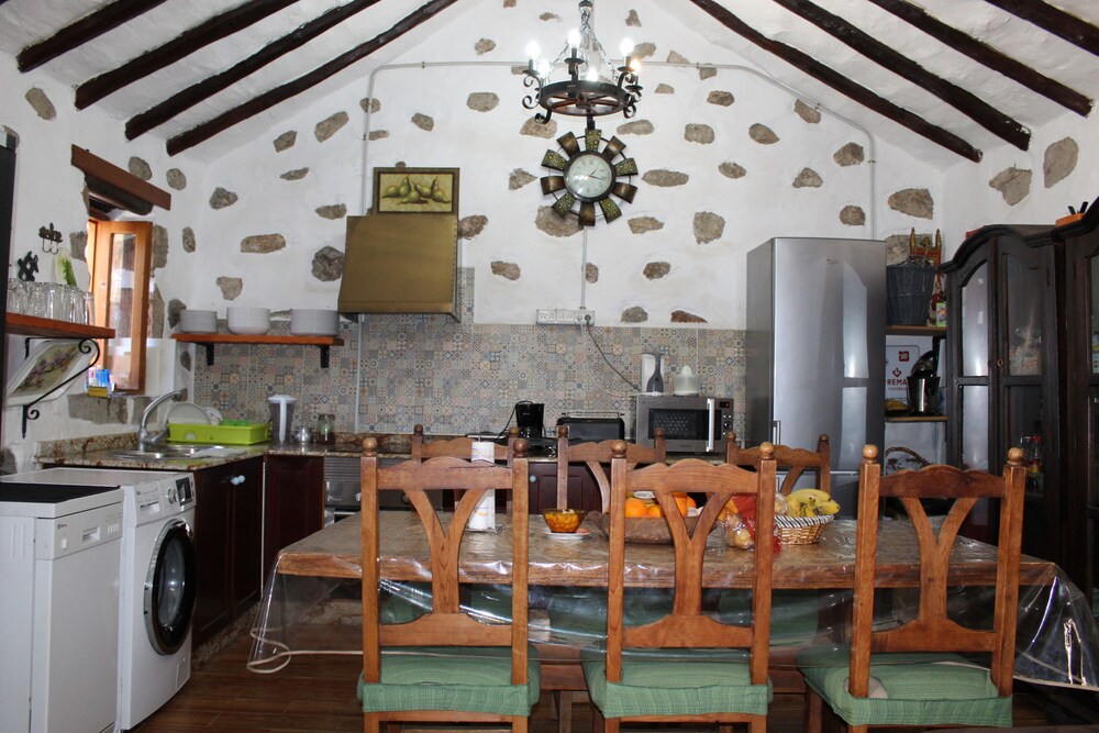 Photo - La Piedra Viva Agüimes , Siete hermanos