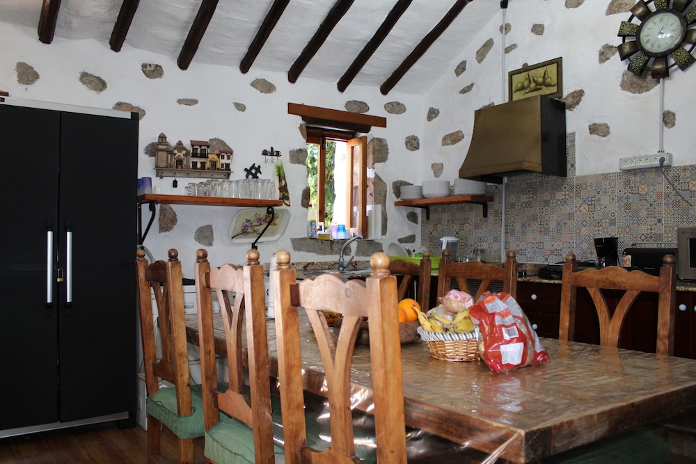 Photo - La Piedra Viva Agüimes , Siete hermanos