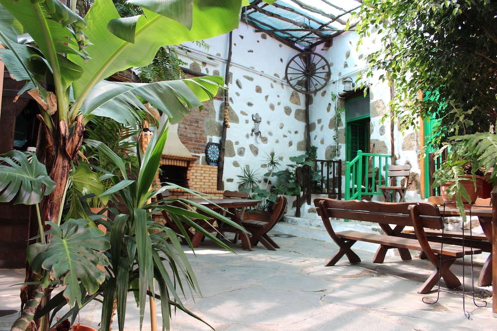 Photo - La Piedra Viva Agüimes , Siete hermanos