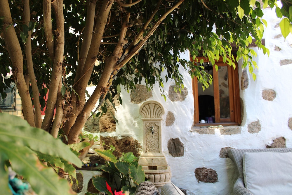 Photo - La Piedra Viva Agüimes , Siete hermanos