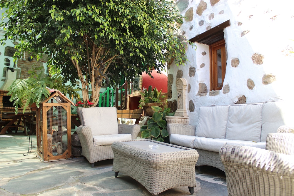 Photo - La Piedra Viva Agüimes , Siete hermanos