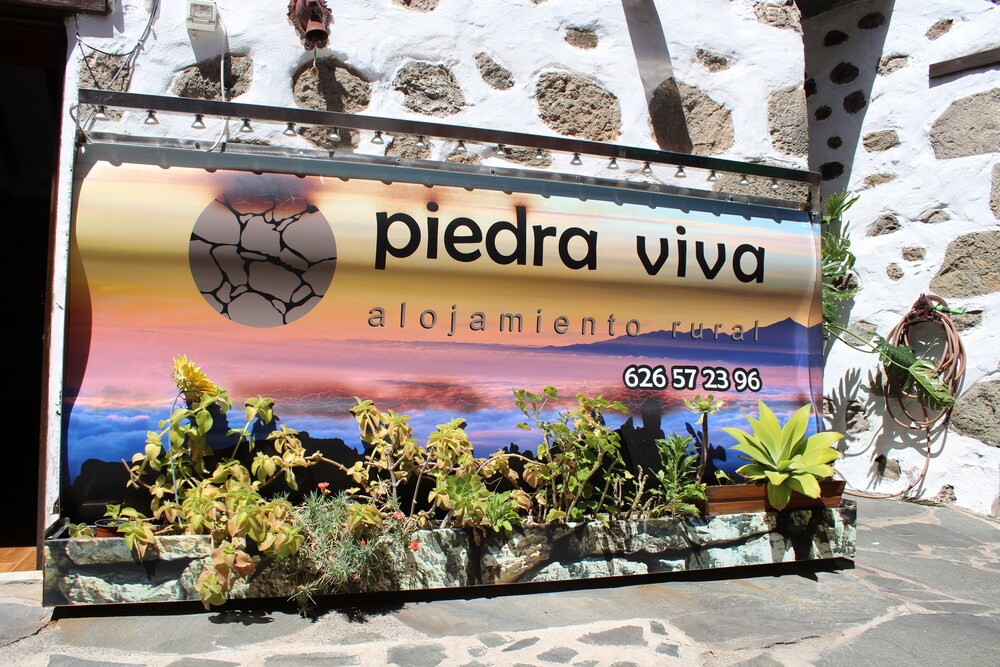 Photo - La Piedra Viva Agüimes , Siete hermanos