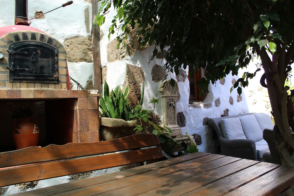 Photo - La Piedra Viva Agüimes , Siete hermanos