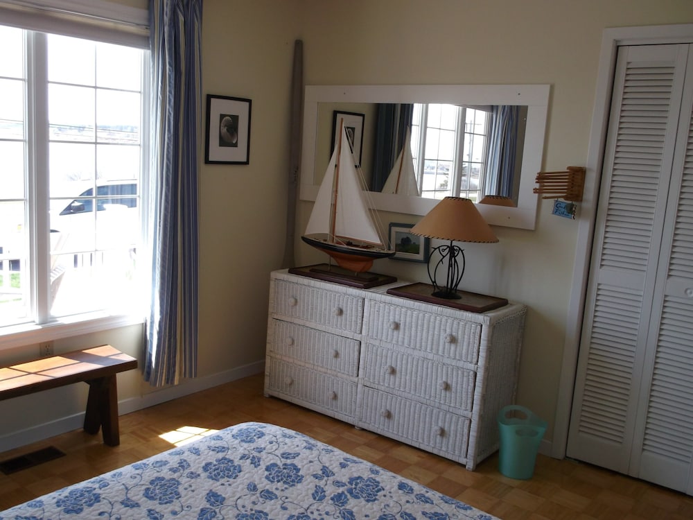 Waterfront North Rustico; Million Dollar View and 3.5 star Canada