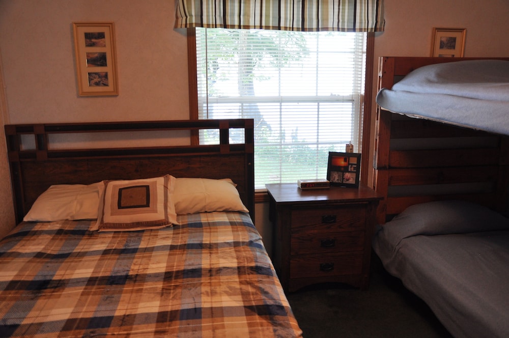 For Larger Groups (Up To 24) Right on Reelfoot LakePrivate Dock And Pier Obion County Vrbo