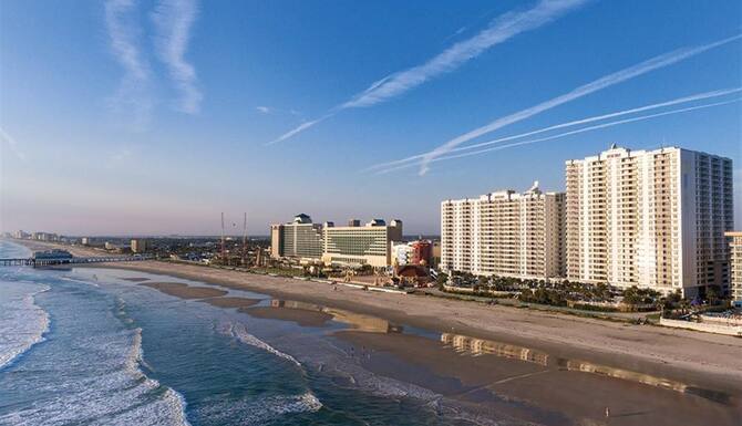 Ocean Front Condo At Daytona Beach The Week Of July 4th In Daytona Beach Fl Expedia