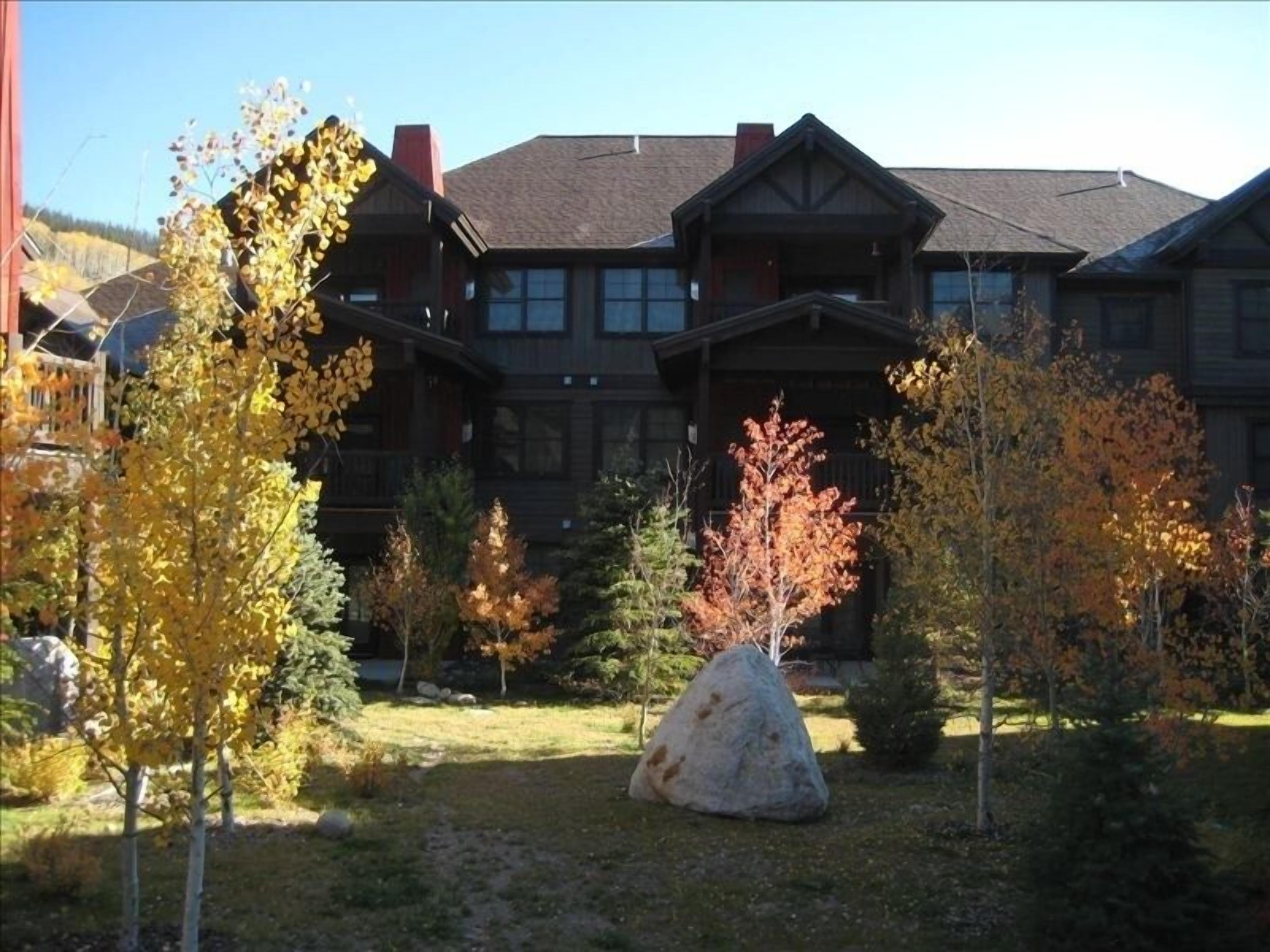 New Upscale Condo. Mountain Views. Near New Lift & Ski School in Copper Mountain, United States