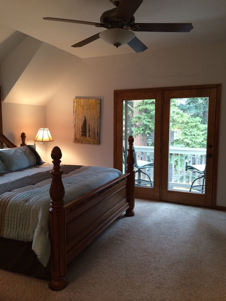 On the Big Thompson River. To book see NEW VRBO 2912941 Estes Park