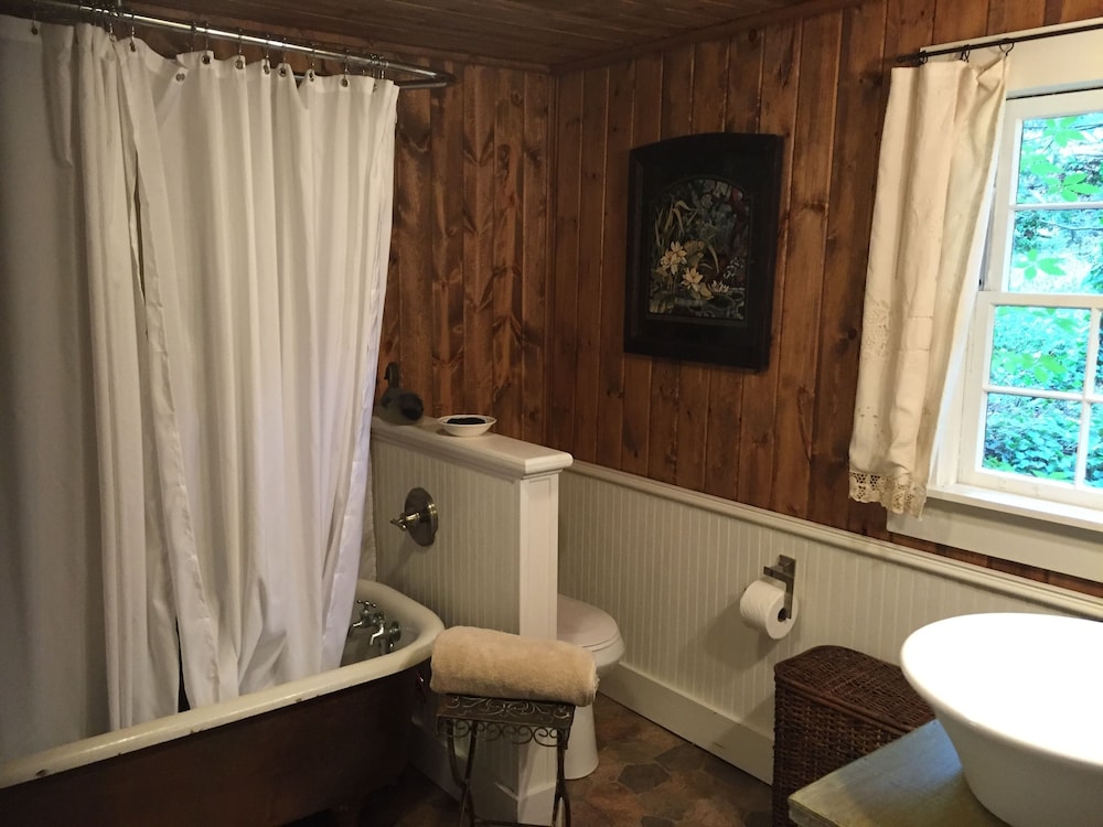 Historic Lakemont Cabin Near Lake Rabun - 3 bdrm/2bath