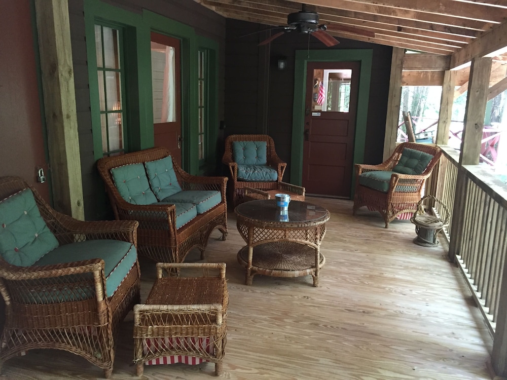 Historic Lakemont Cabin Near Lake Rabun - 3 bdrm/2bath