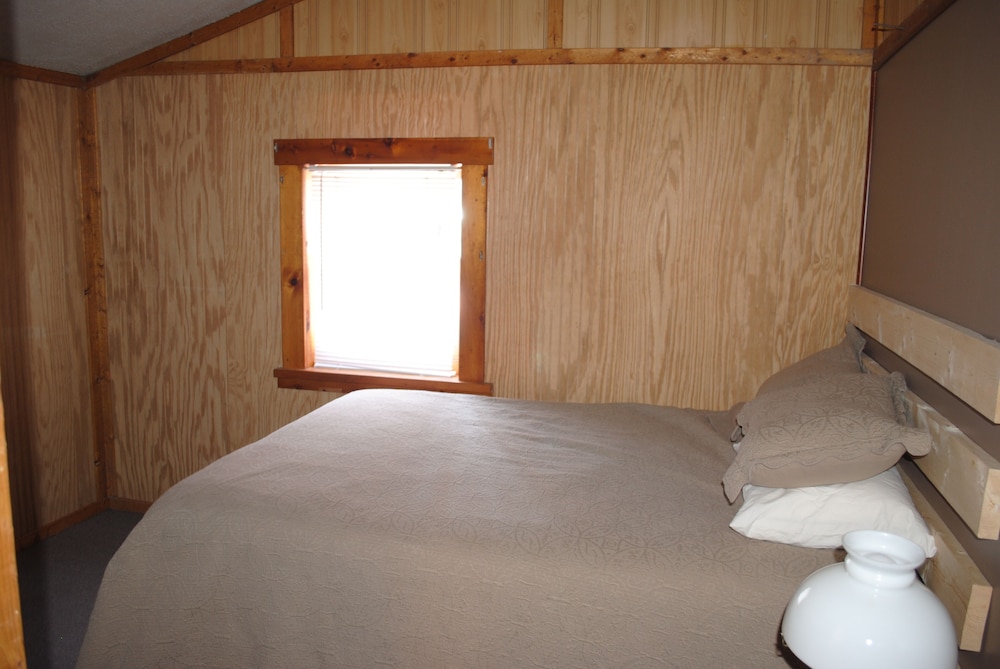Digger's Den fishing cottage