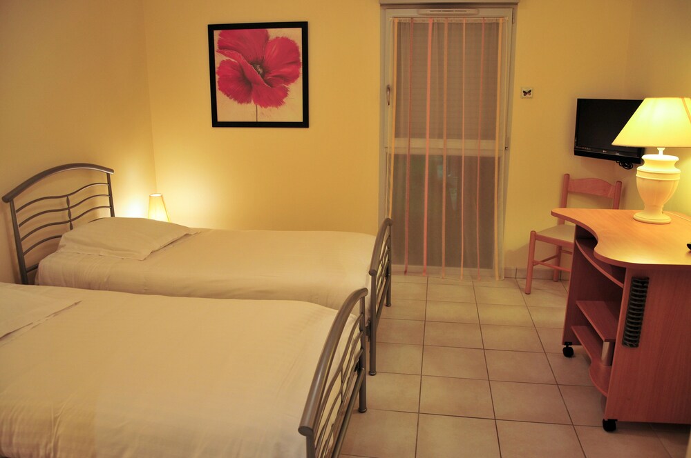 Hotel The Originals Pic Epeiche In Montbazon Expedia -