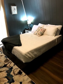 Cabin Overlooking Yarborough Landing And Millwood Lake 2020