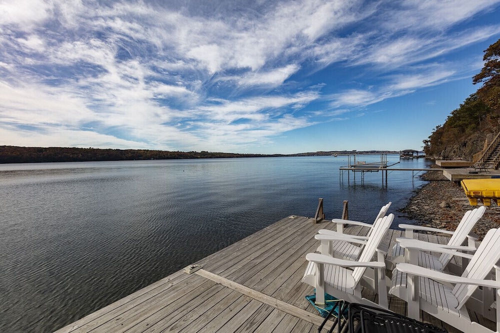 Skaneateles Lake Cottage SUMMER 22 Availability 7/7/227/11/22 OPEN