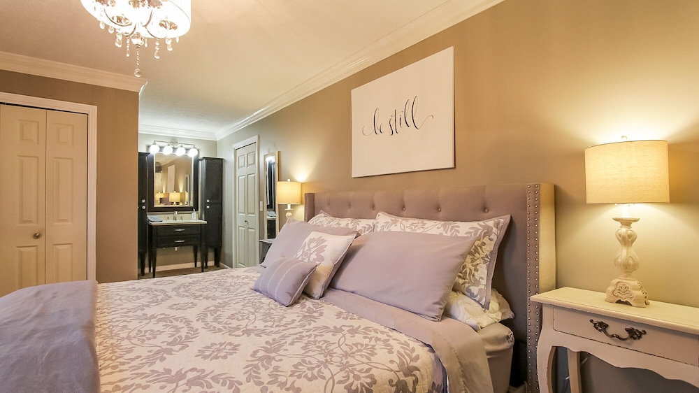 The Franklin (Leipers Fork) French Country Cottage (Tennessee