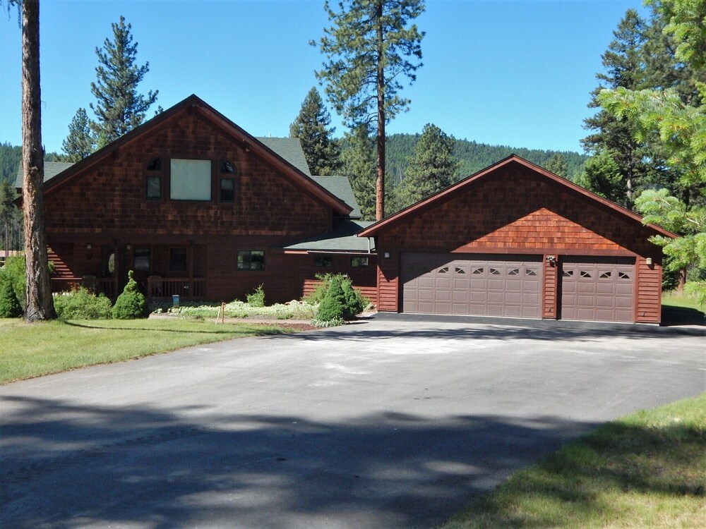 Clearwater River Reserve for 12 In the Resort Town of Seeley Lake! in