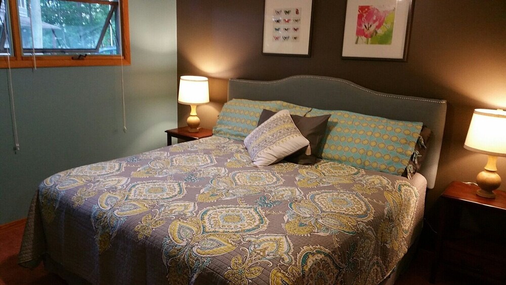 Secluded Lake Retreat Dowling Vrbo