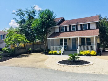 Susses Strandhaus In Gehweite Zu Restaurants Geschaften Und