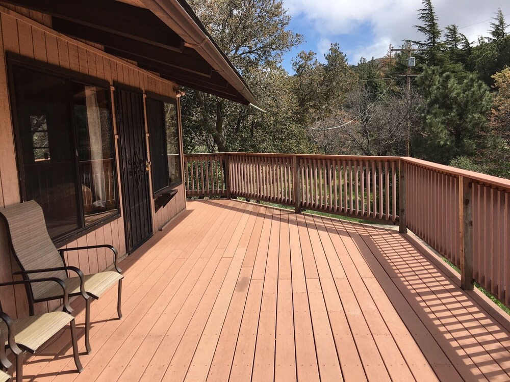 Pheasant Hill Cabin.  Cozy and dog friendly.