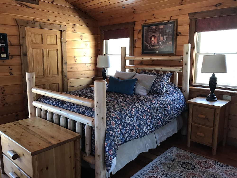 Cozy Cabin center of Bourbon Trail, Near Bardstown, beautiful country