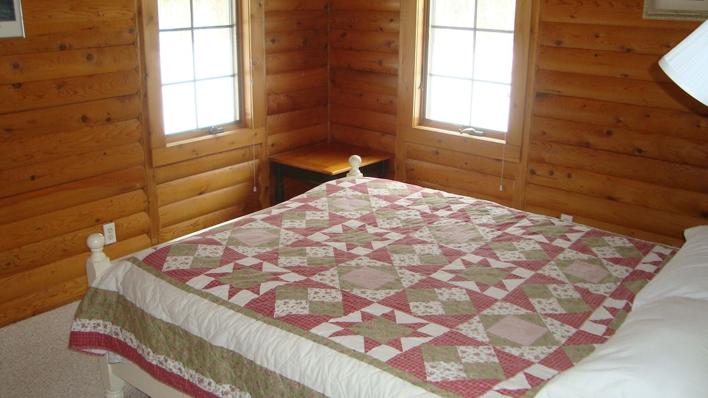 Waterfront Cabin with Deck Relax Directly on the Crystal Clear Platte