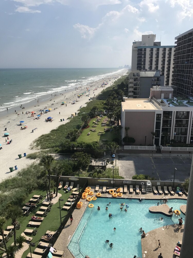 Beach Lover's Retreat - Romantic Oceanfront couples suite