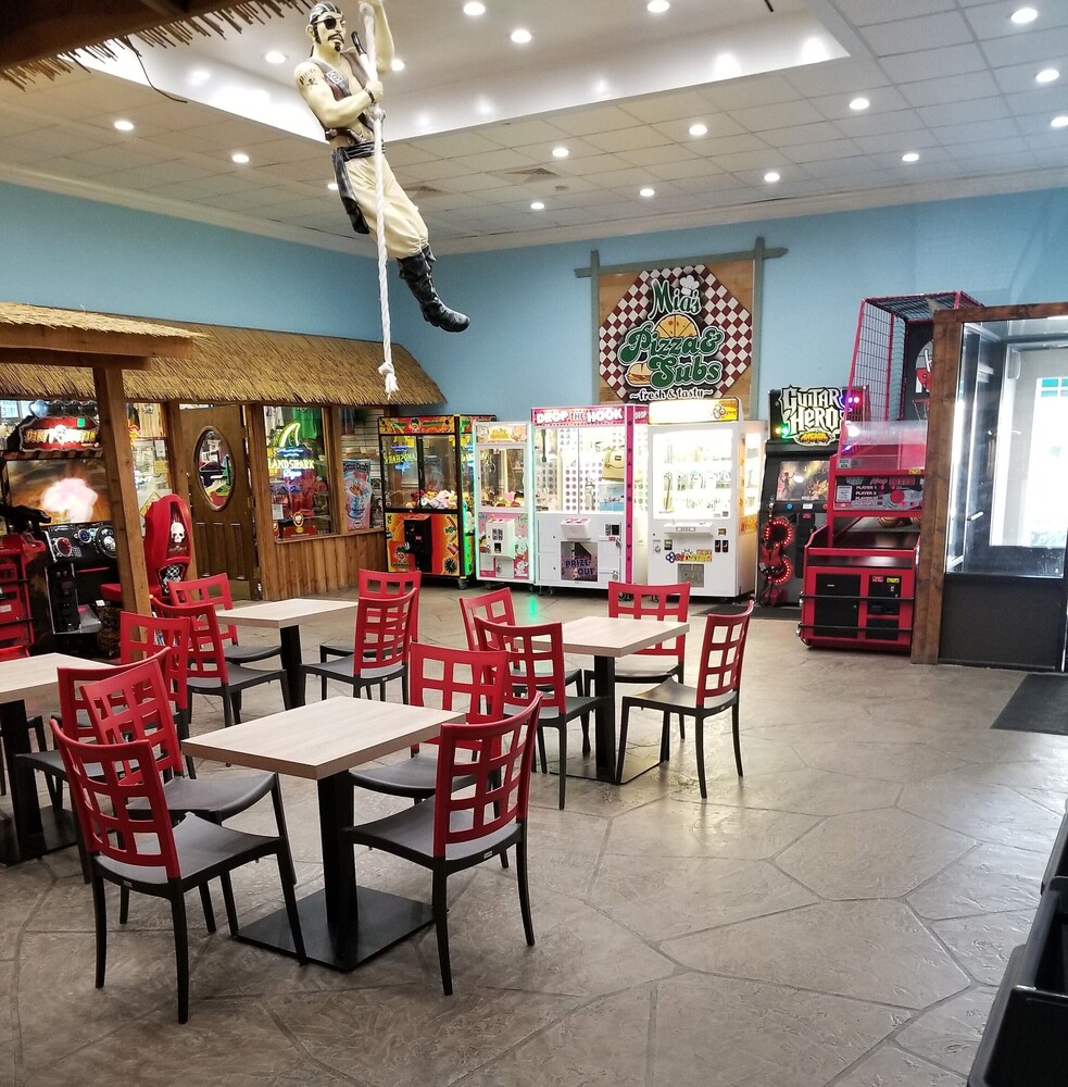 Beach Lover's Retreat - Romantic Oceanfront couples suite