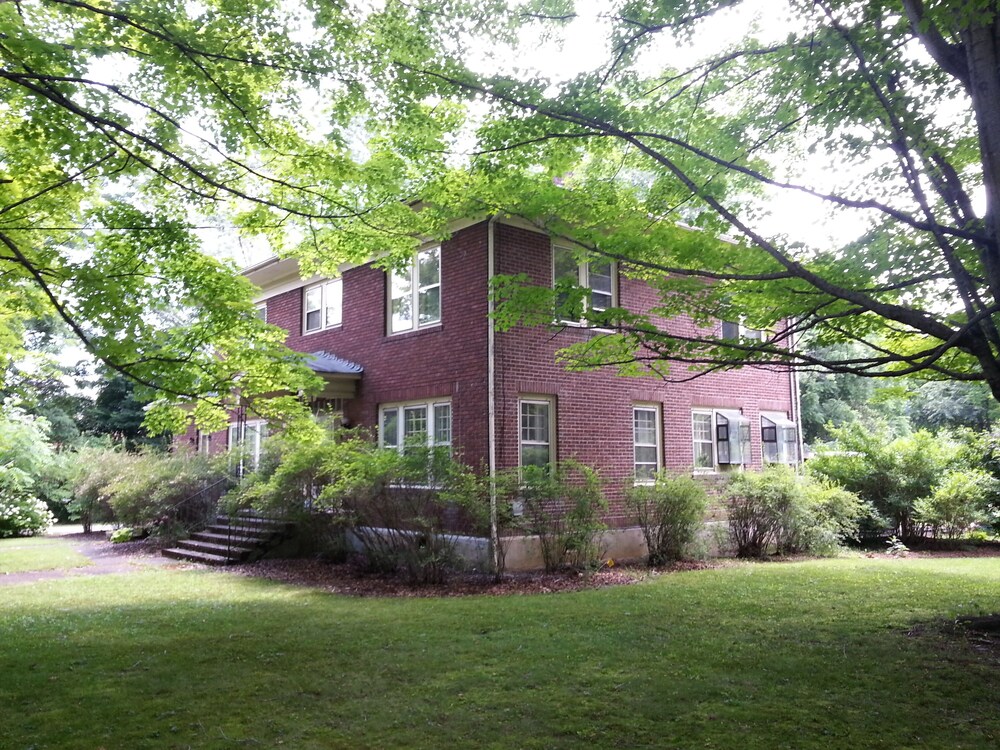 1926 Georgian Home Gives A Slice Of Small Town Living