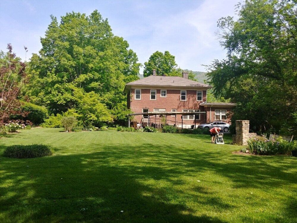 1926 Georgian Home Gives A Slice Of Small Town Living