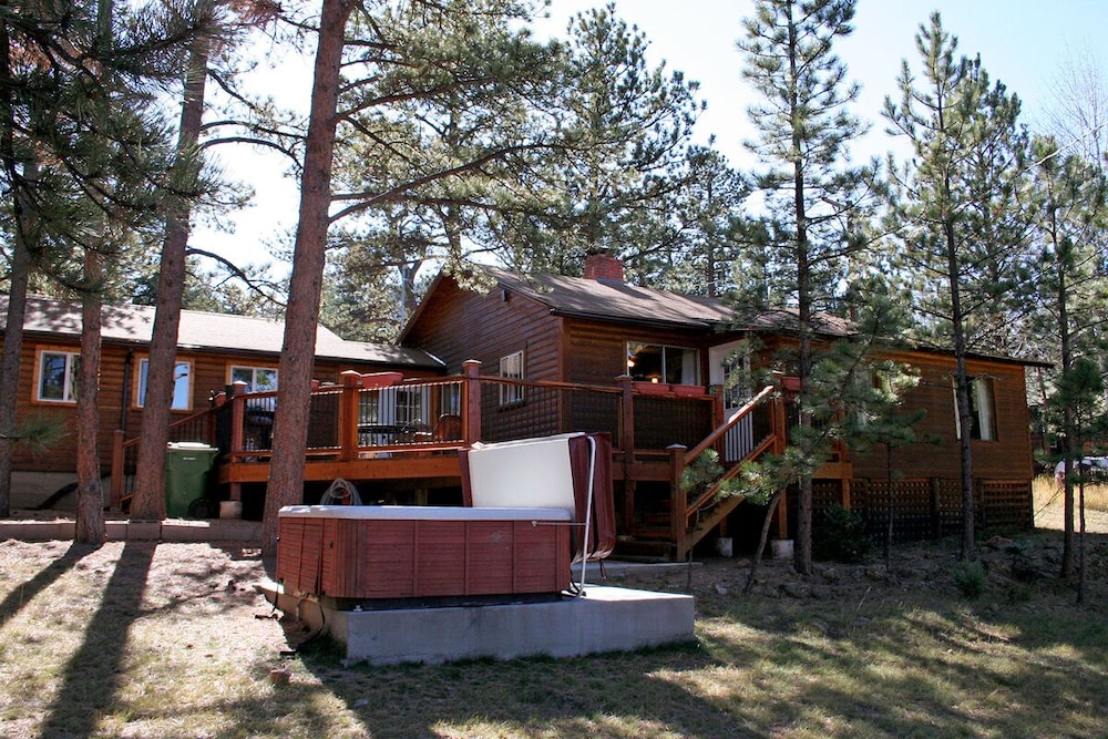Mountain Pine Cabin With Personal Hot Tub Dog Friendly In Estes