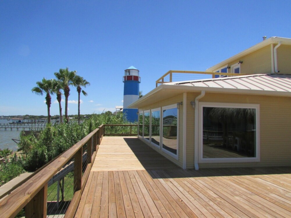 Kemah Boardwalk Pelicans Landing Vacation Rentals - Last Minute Deals!