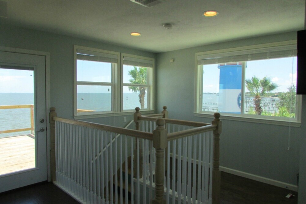 Kemah Boardwalk Pelicans Landing Vacation Rentals - Last Minute Deals!