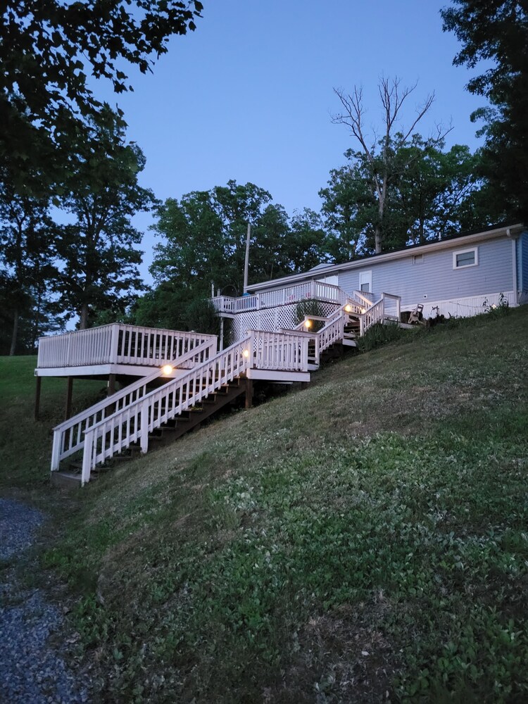 Lake of Egypt lake front with large two level deck, Creal Springs, IL Vacation Rental Mobile