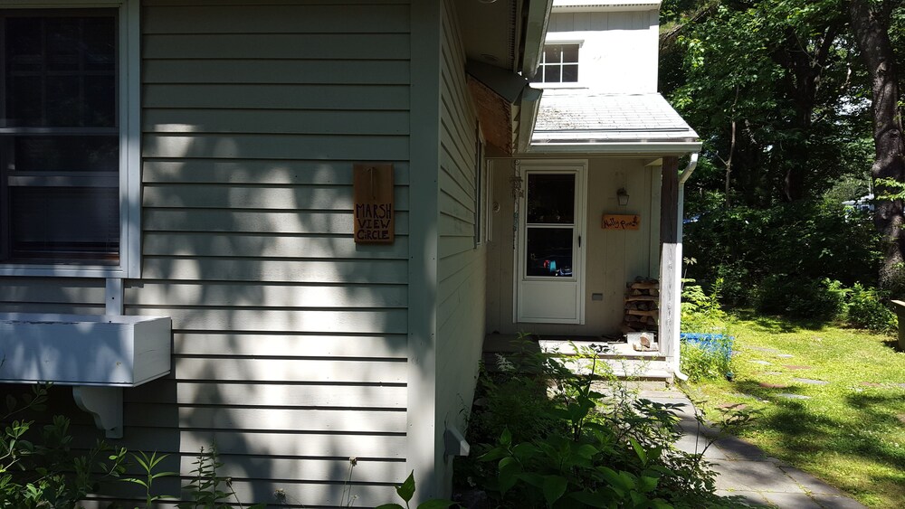 Relaxing and Private, Steps to White Sand Goose Rocks Beach